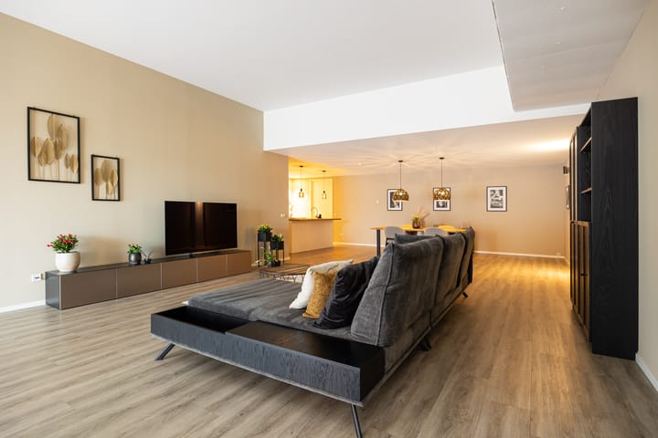 Foto 8 van Banier 7-A