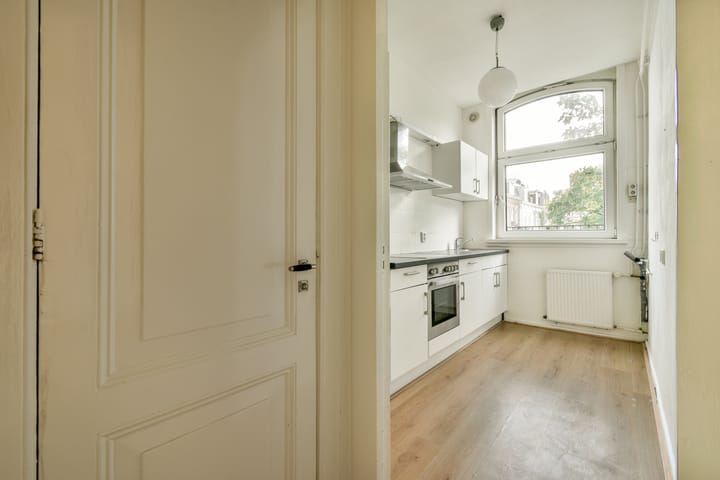 Photo 13 of Eerste Hugo de Grootstraat 3-3