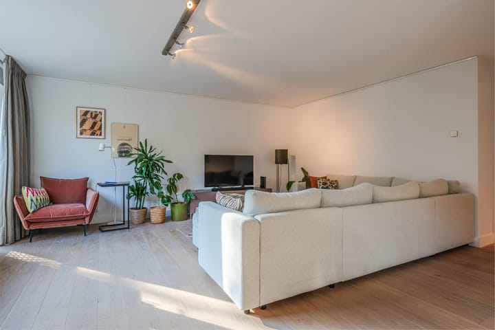 Photo 10 of Rapenburgerstraat 238