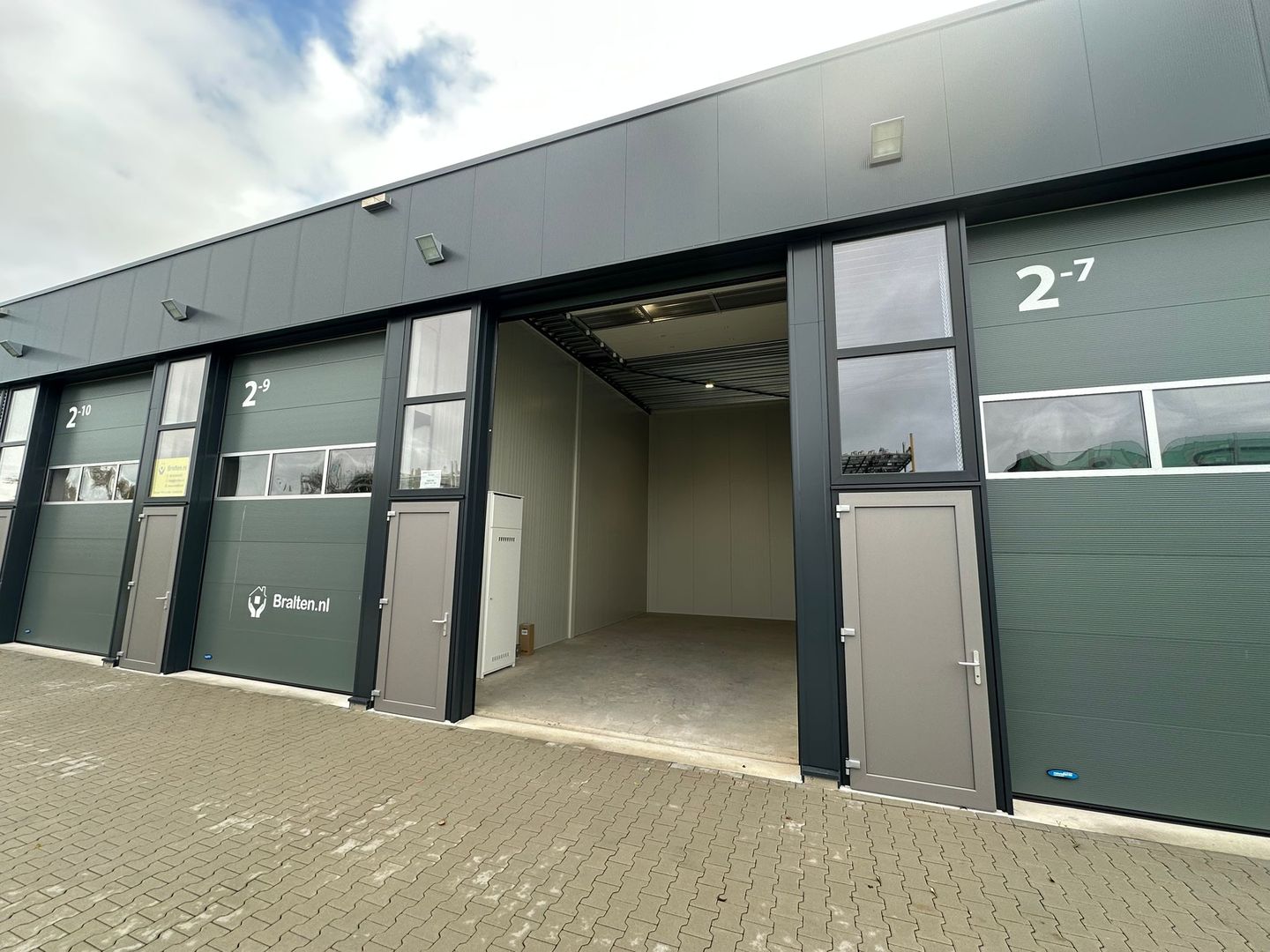 Bekijk foto 3 van Industrieweg 2-8