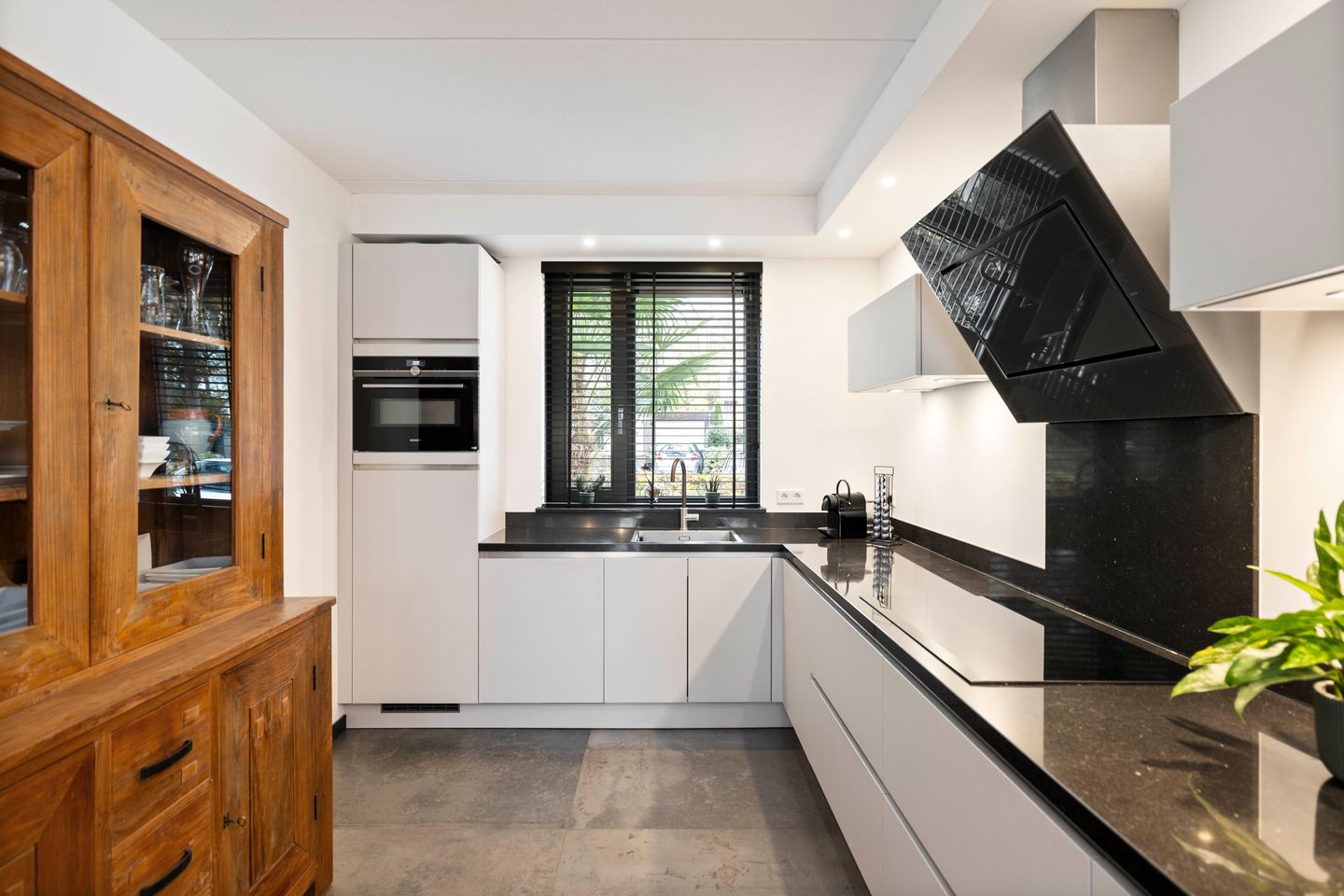 Photo 10 of Burg. Crommelinlaan 71