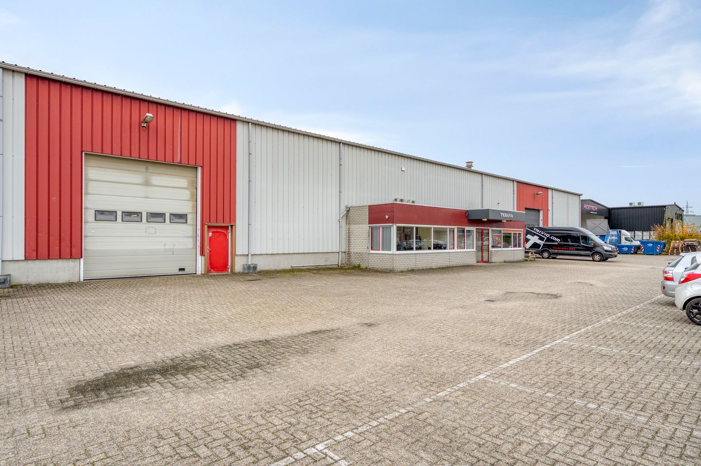 View photo 2 of Tomeikerweg 31