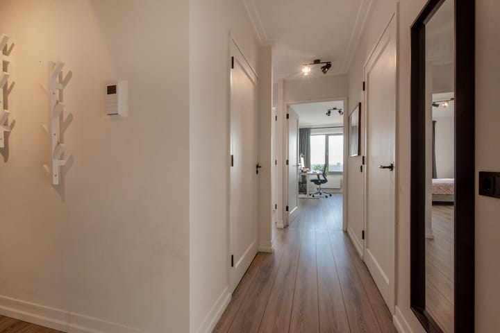 Photo 11 of Van Beresteynstraat 160