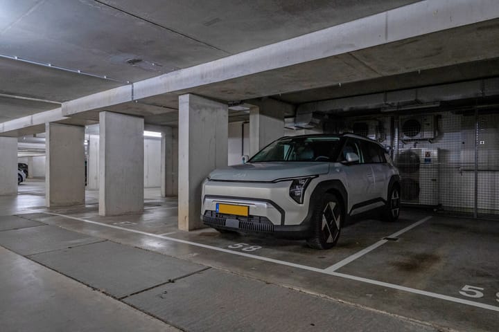 Photo 43 of Van Beresteynstraat 160