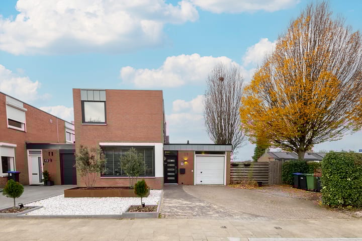 Foto 1 van Montgomerystraat 15