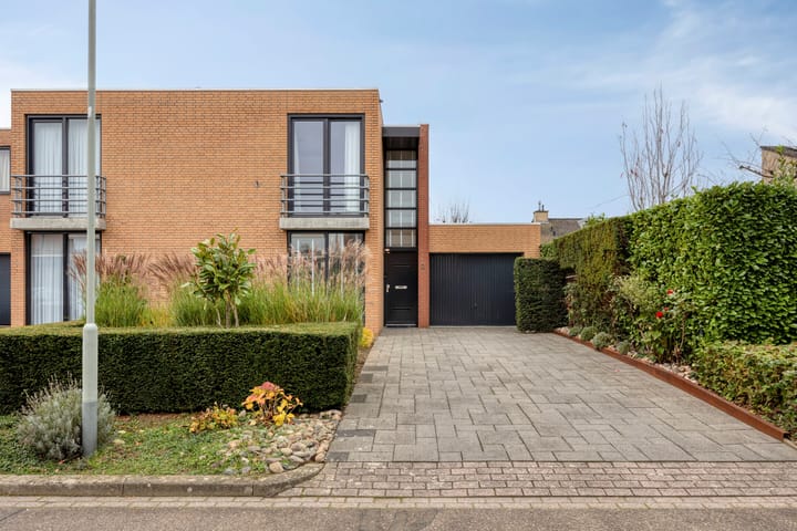 Photo 35 of Conference 2