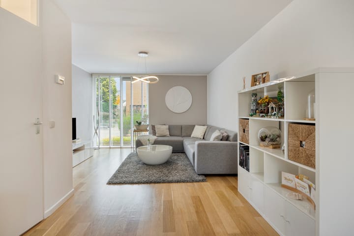 Photo 6 of Conference 2