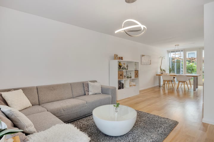 Photo 7 of Conference 2