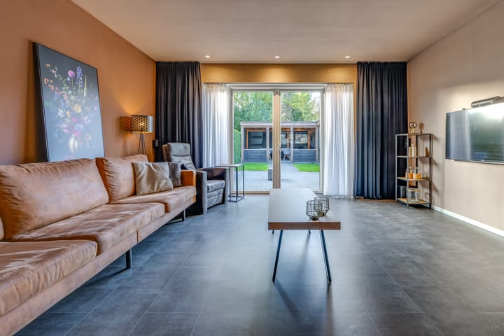 Foto 8 van Robert Kochstraat 38