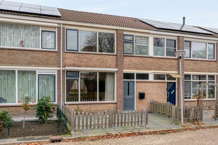 D H van der Scheerstraat 26