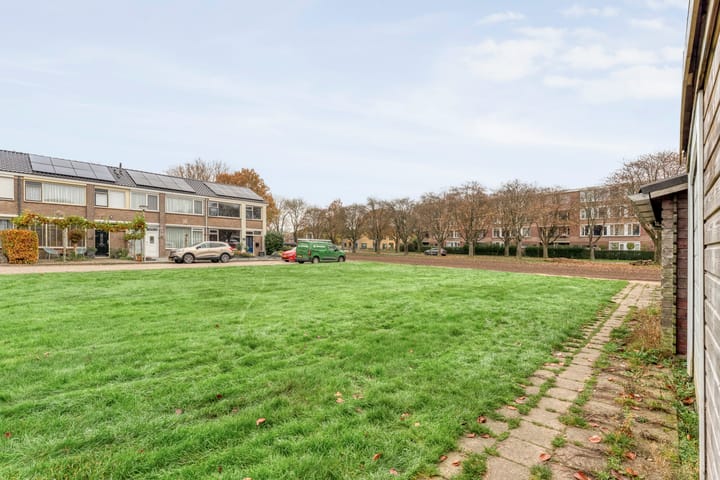 Photo 32 of D H van der Scheerstraat 26