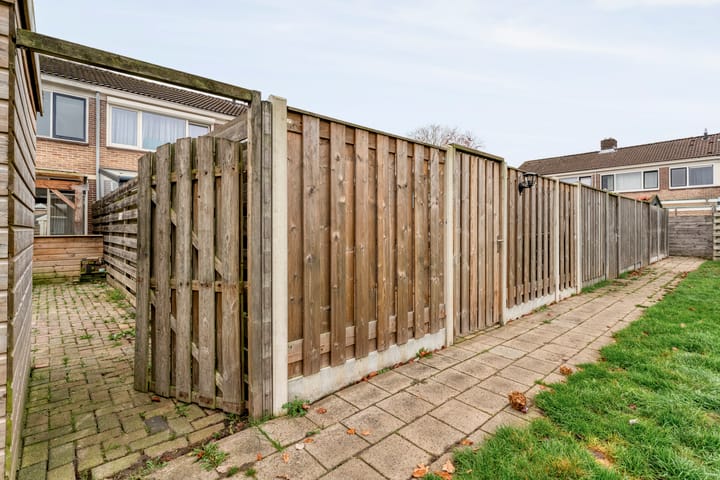 Photo 33 of D H van der Scheerstraat 26