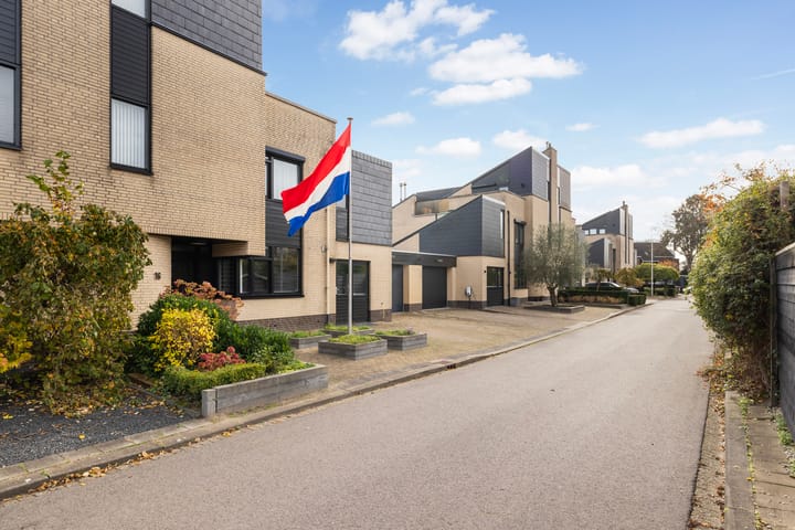 Foto 4 van Volkerak 16