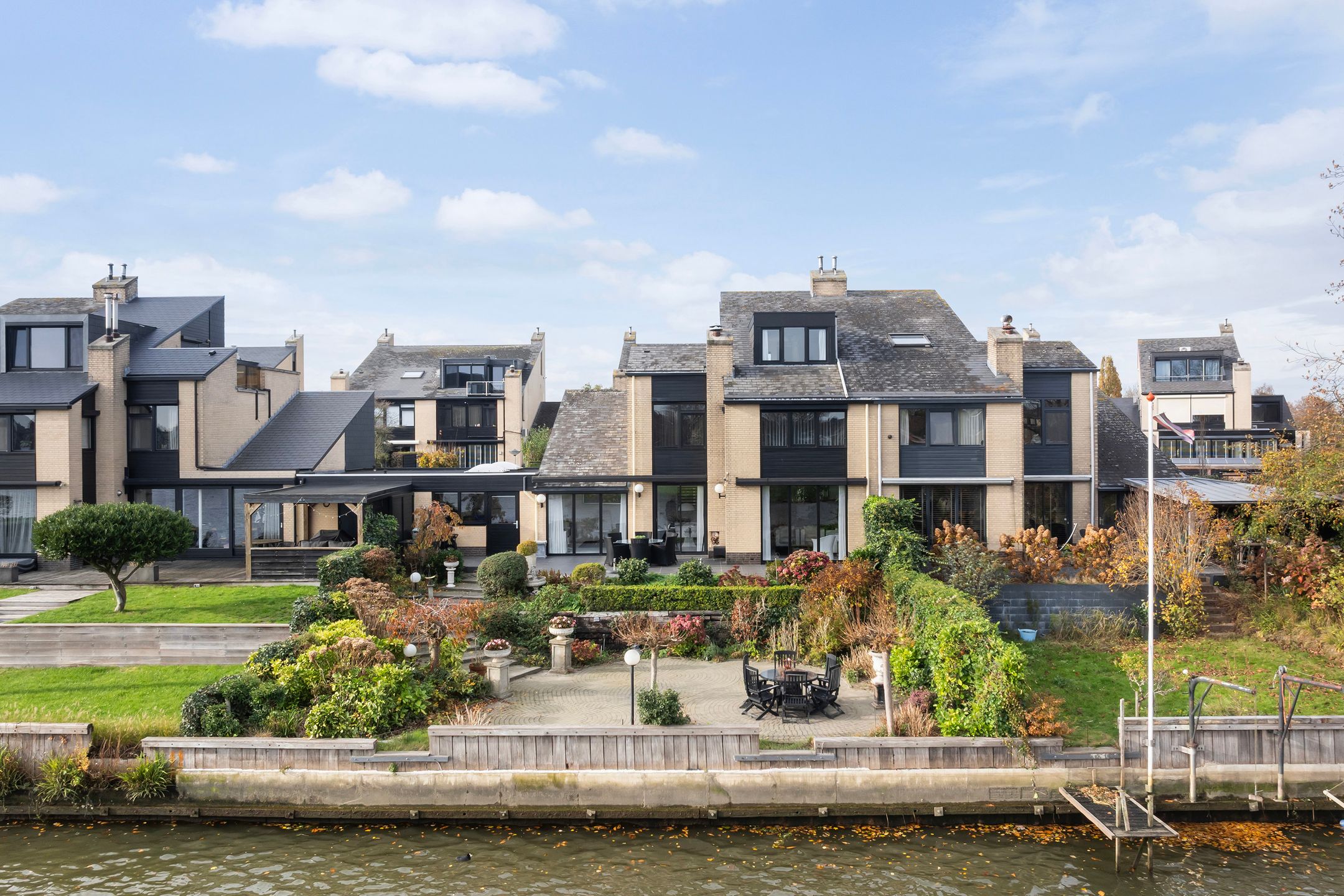 Photo 42 of Volkerak 16