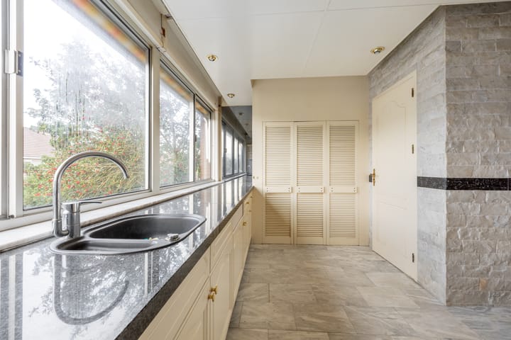 Photo 28 of Meeuwstraat 126