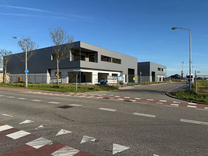 Pieter Hoebeeweg 4-8, Dordrecht