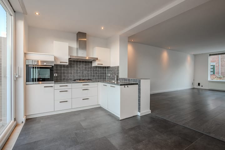 Photo 6 of Schutterstraat 3