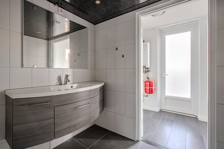 Photo 8 of Schutterstraat 3