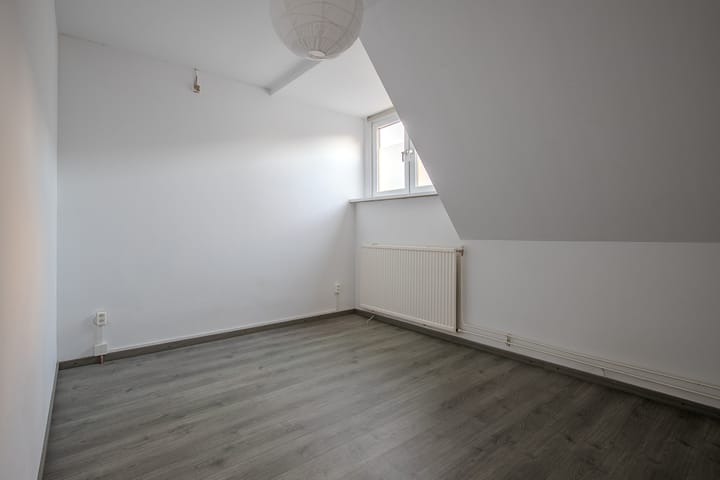 Photo 11 of Schutterstraat 3