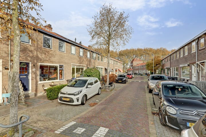 Photo 2 of Nessestraat 25