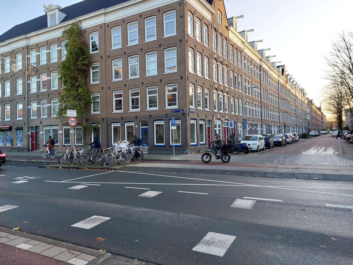 Bekijk foto 1 van Tweede Hugo de Grootstraat 39