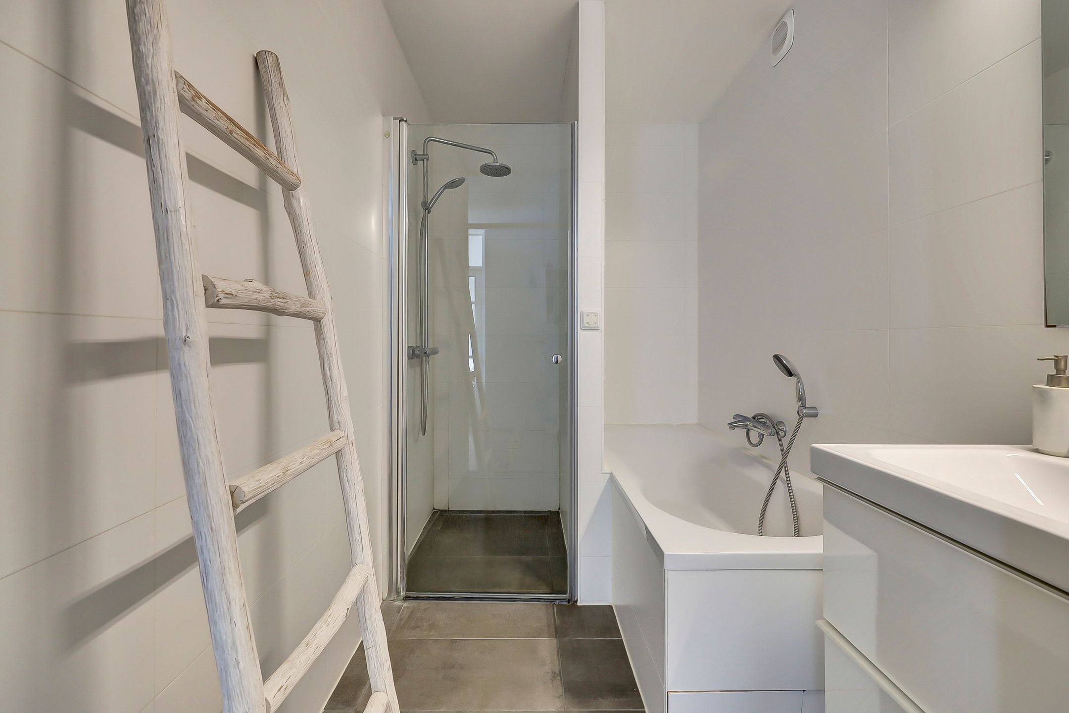 Foto 12 van Watertorenweg 563