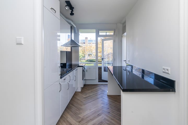 Foto 13 van Debussystraat 29