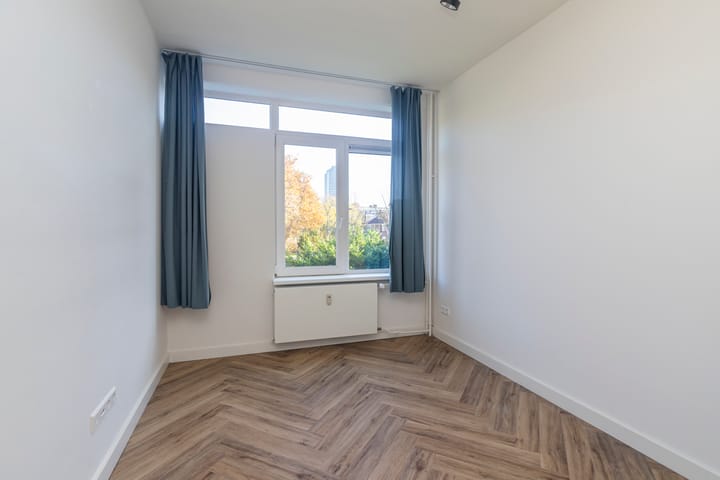 Foto 17 van Debussystraat 29