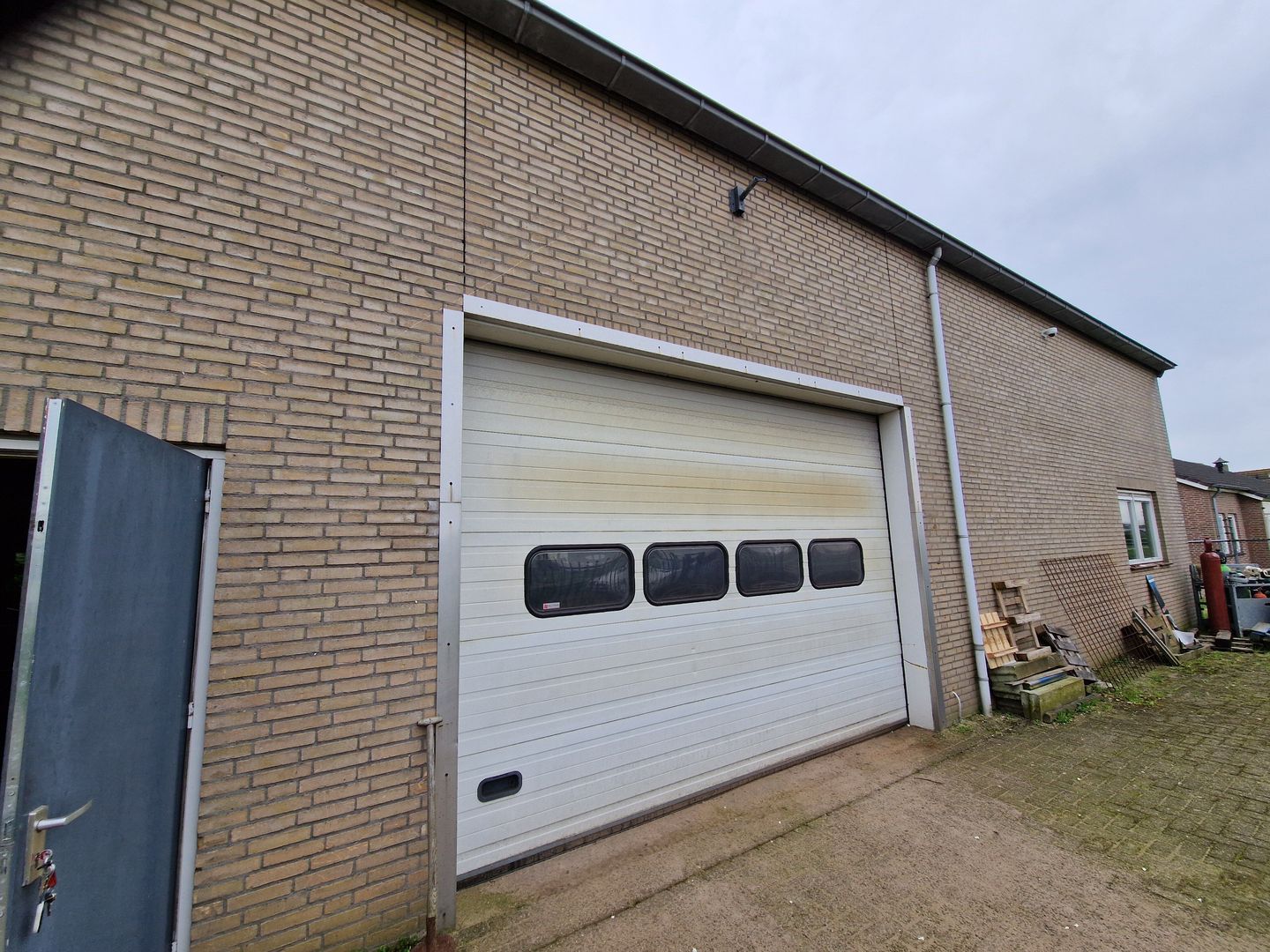 View photo 4 of Van Schagenstraat 25