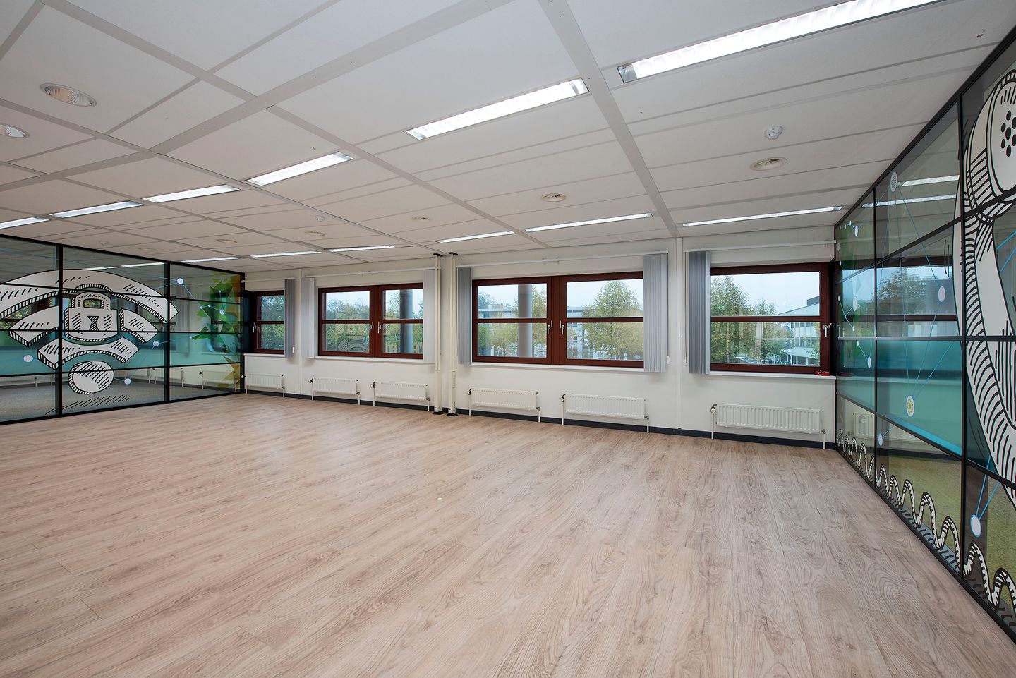 View photo 4 of Capitool 10