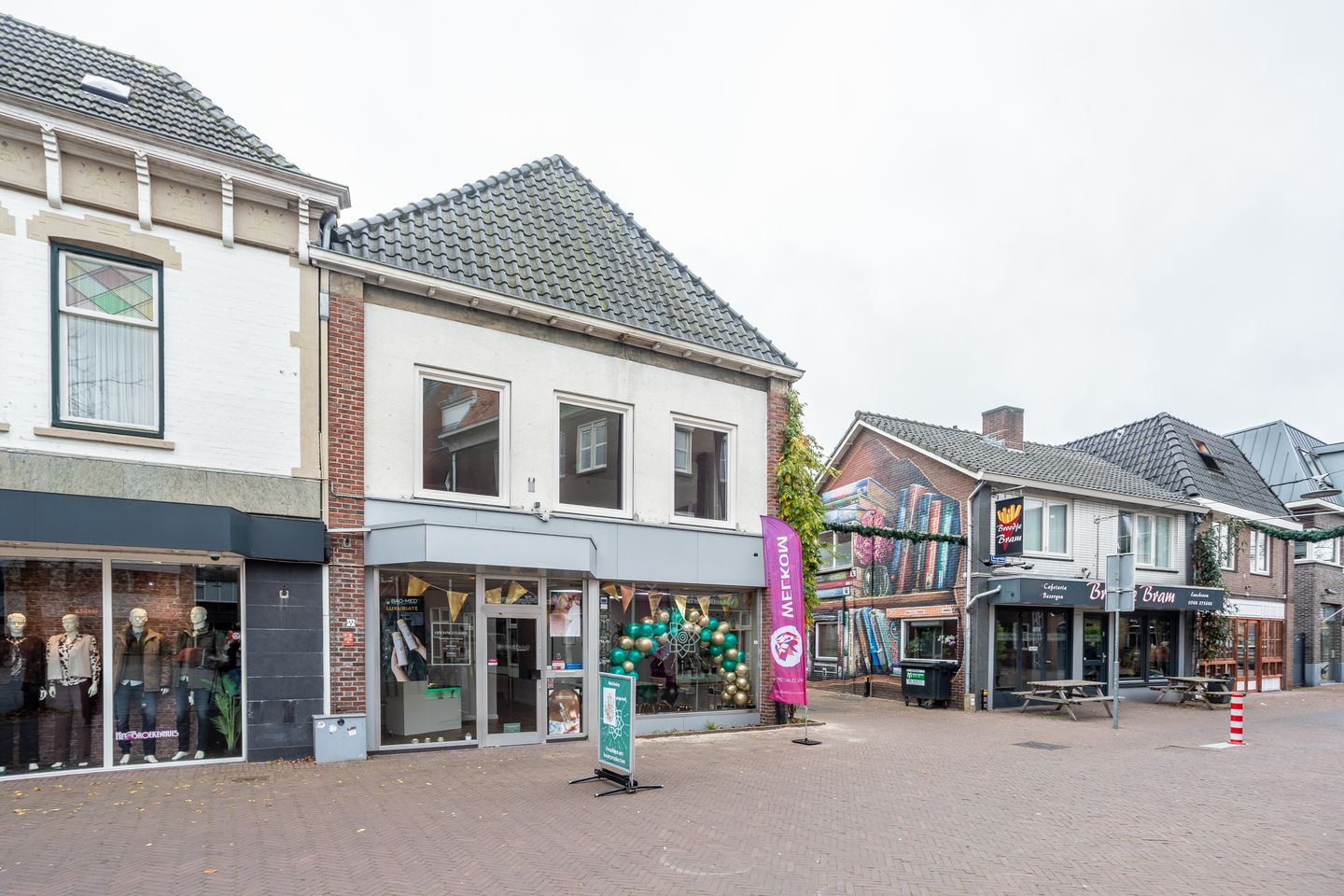 View photo 3 of Markt 9