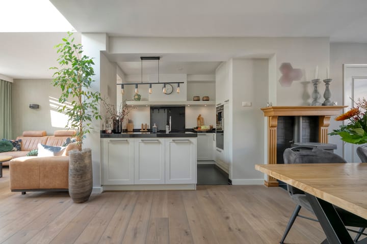 Photo 9 of Esschingstraat 33