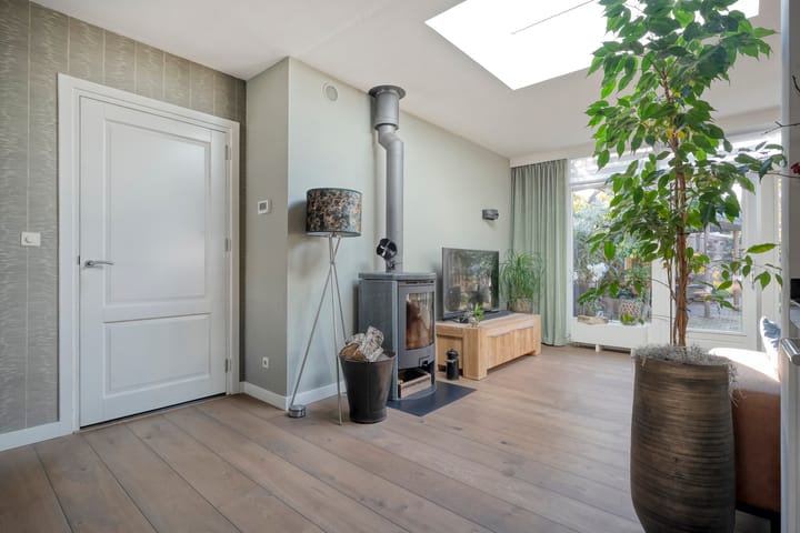 Photo 12 of Esschingstraat 33