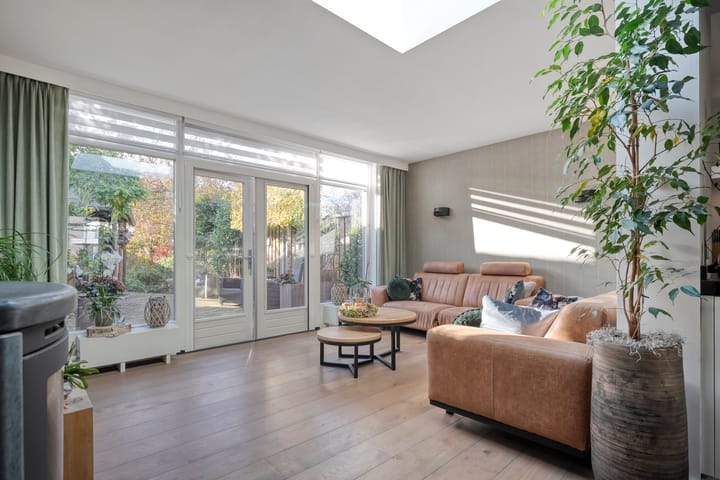 Photo 13 of Esschingstraat 33