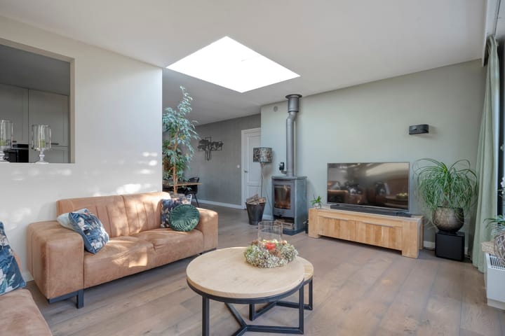 Photo 17 of Esschingstraat 33