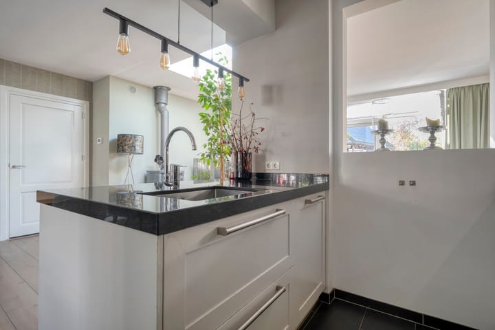 Photo 20 of Esschingstraat 33