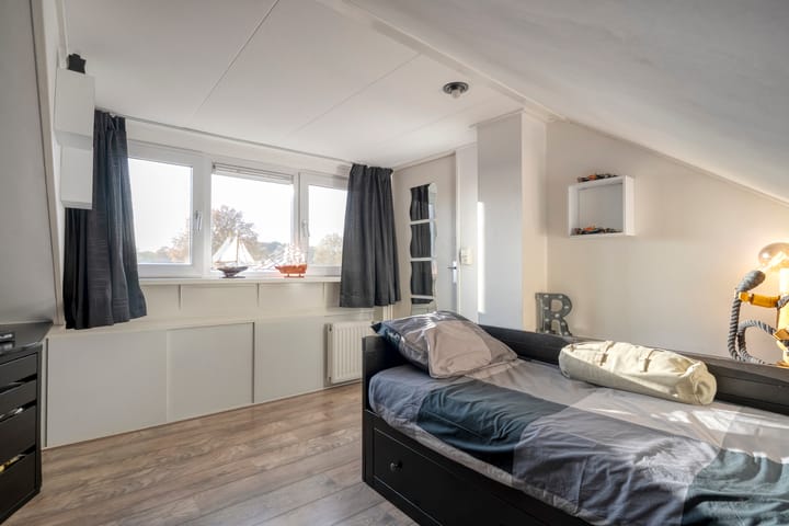 Photo 32 of Esschingstraat 33