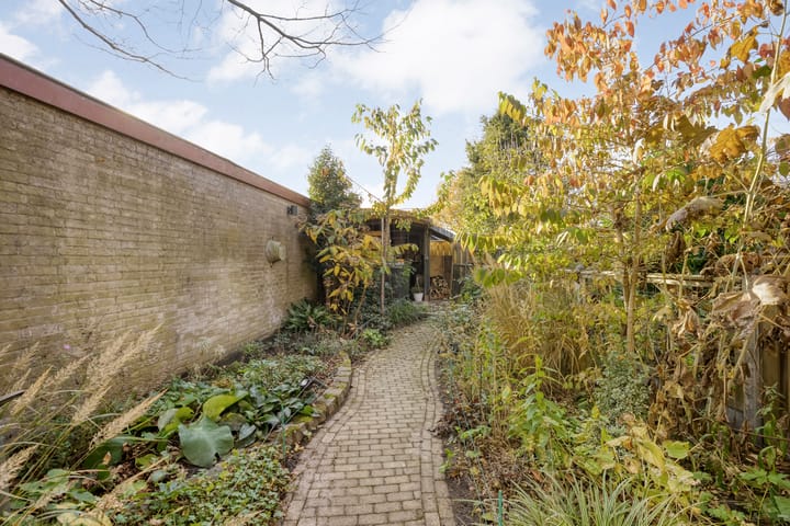 Photo 40 of Esschingstraat 33