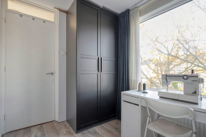 Photo 24 of Esschingstraat 33