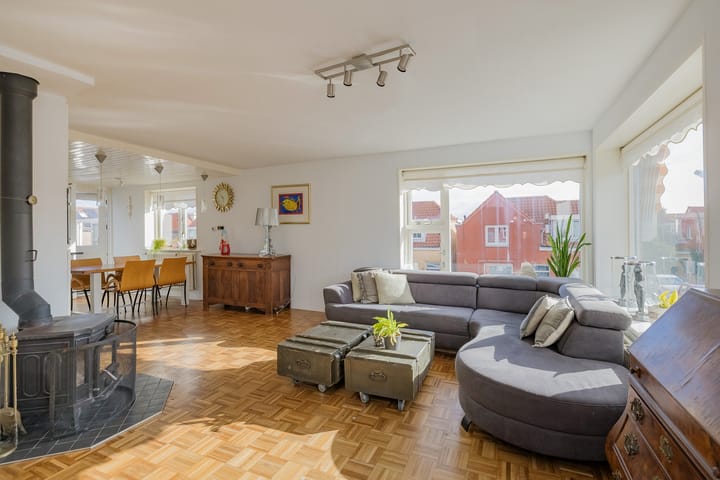 Photo 22 of Evertsenstraat 10