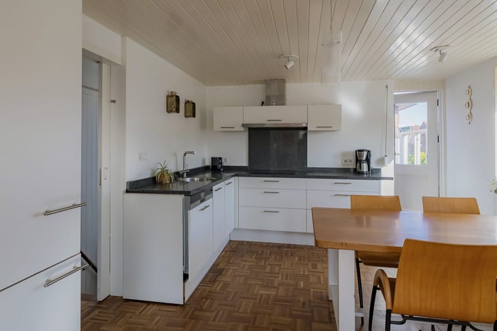 Photo 24 of Evertsenstraat 10