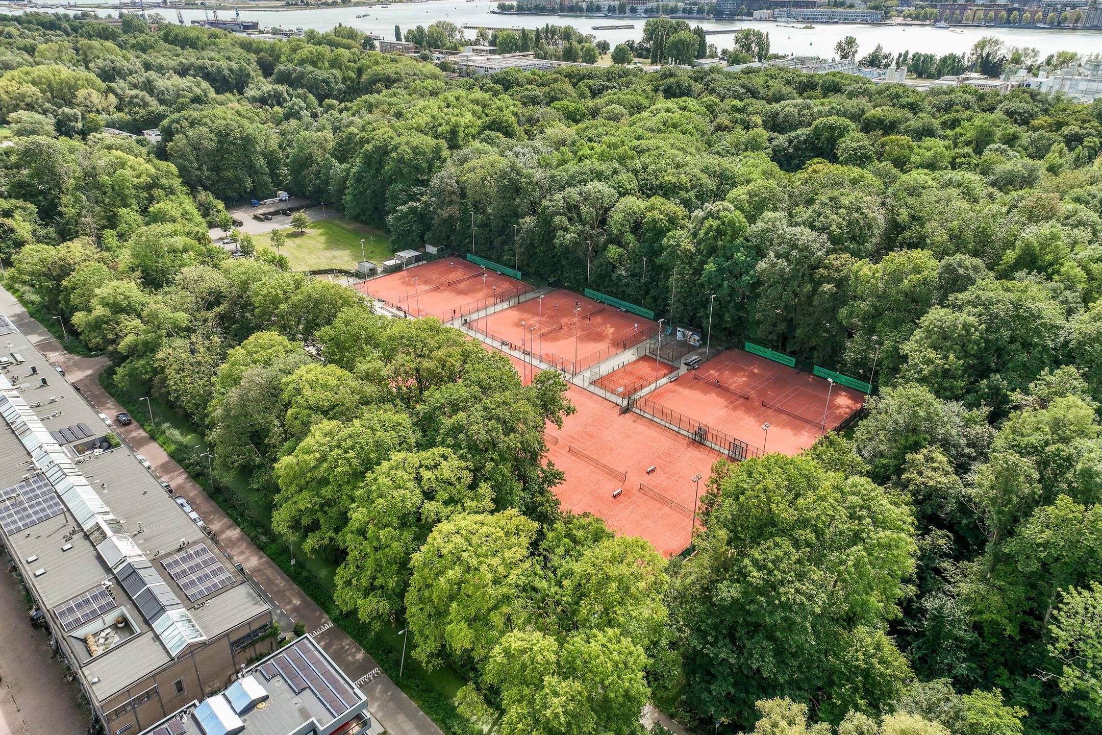 Foto 48 van Nieuwendammerdijk 241