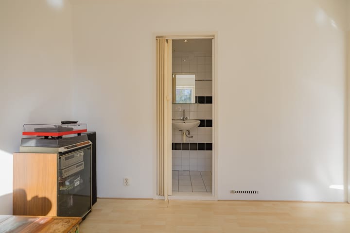 Photo 36 of Evertsenstraat 10