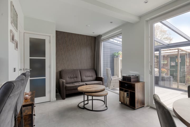 Photo 9 of Meidoornstraat 17