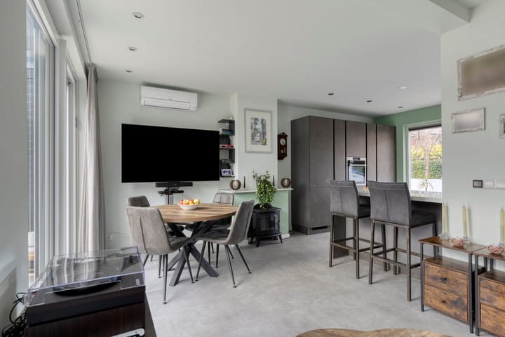 Photo 10 of Meidoornstraat 17