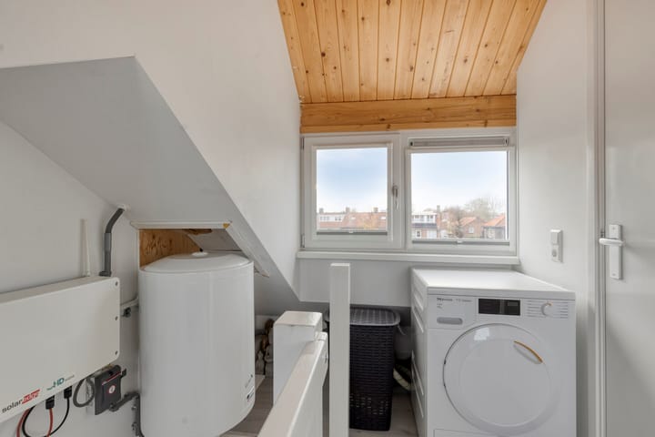 Photo 28 of Meidoornstraat 17