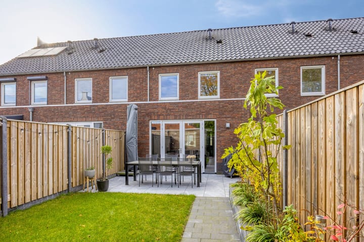 Foto 25 van De Esdoorn 23