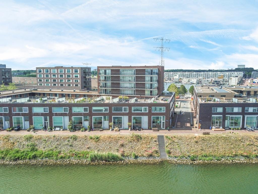 Foto 36 van Barkasstraat 17