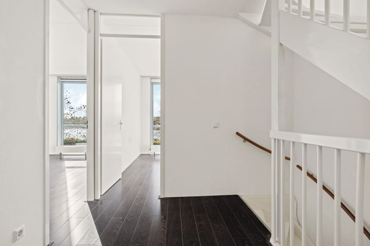 Photo 12 of Oeverzeggestraat 36