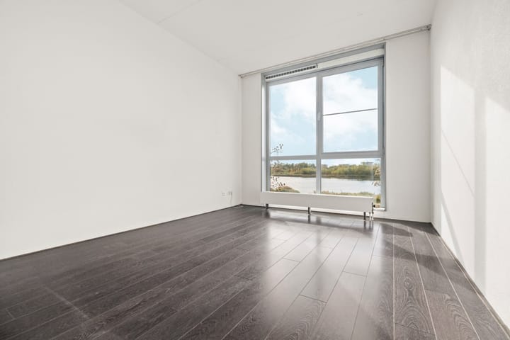 Photo 19 of Oeverzeggestraat 36